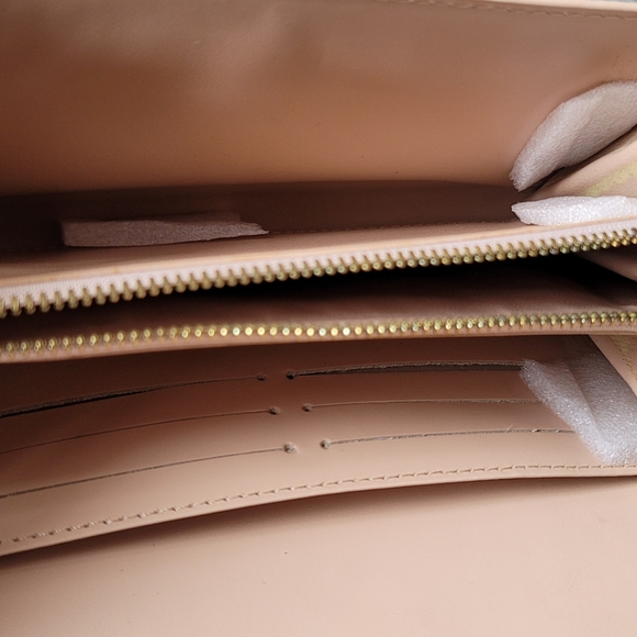 🎁Sold🎁LV Vernis Yellow... - Picture 7 of 9